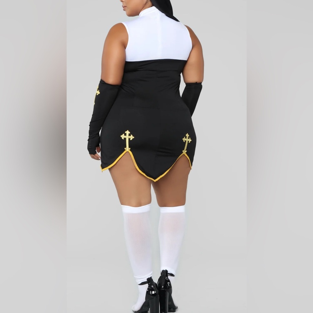 🖤 Sexy Nun Costume 🎃 - Picture 2 of 3